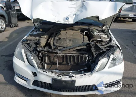 2013 Mercedes-Benz E 350 z USA, uszkodzony, nr VIN WDDHF5KB8DA717586